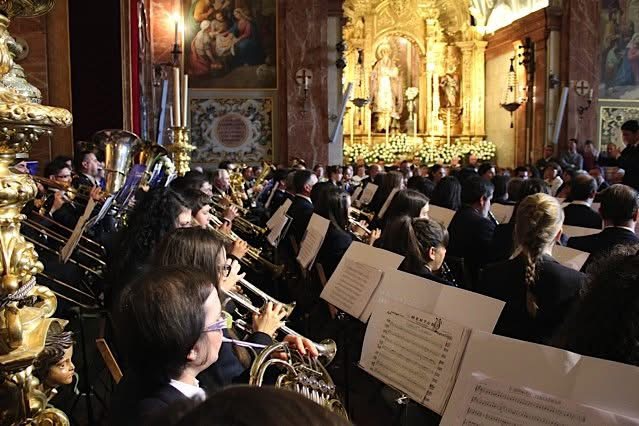Banda de Música Juan Mohedo en la Basílica de la Macarena de Sevilla durante el concierto de 2011